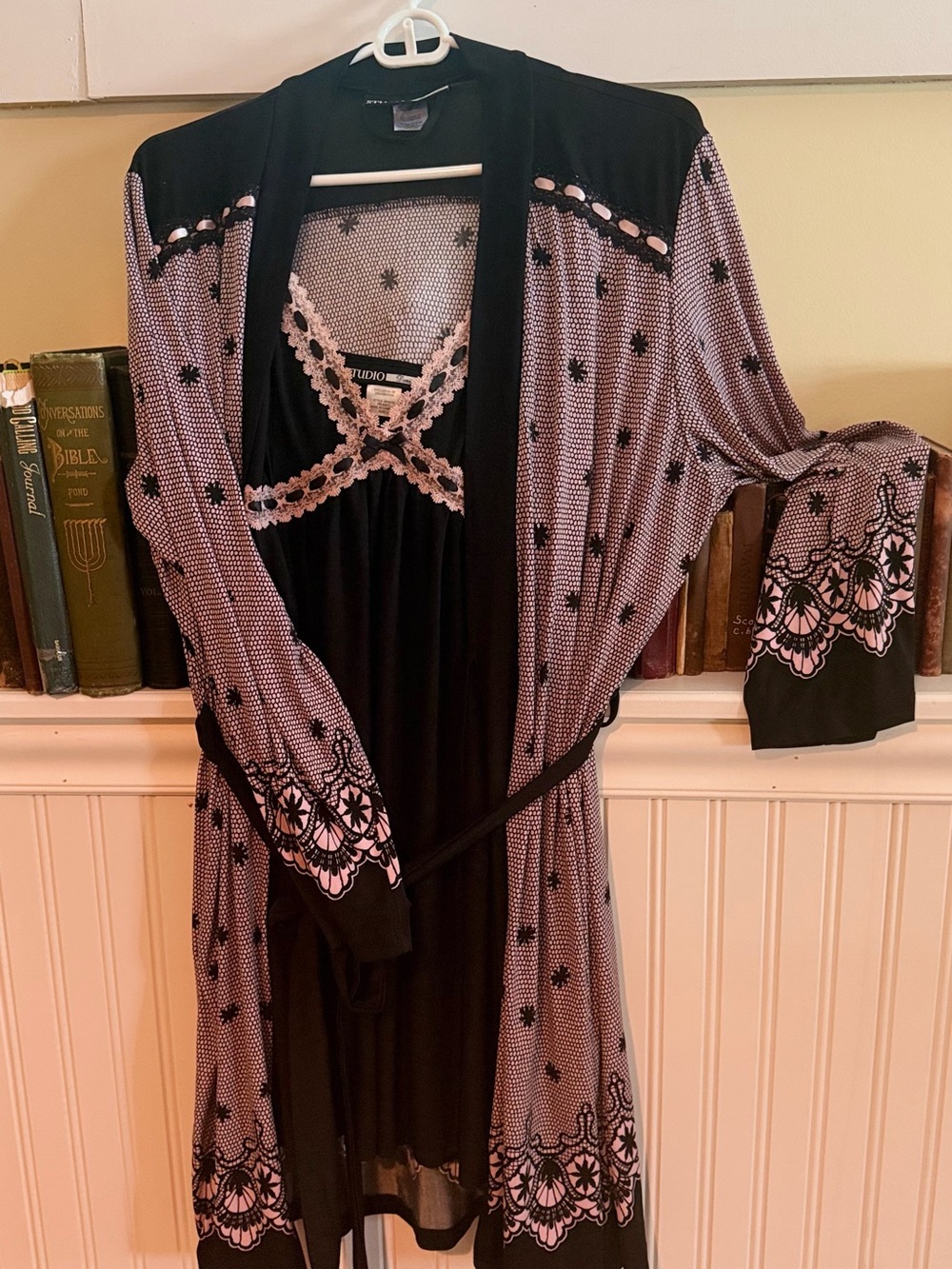 Studio One Black and Pink Lace-Trim Robe with Matching Chemise